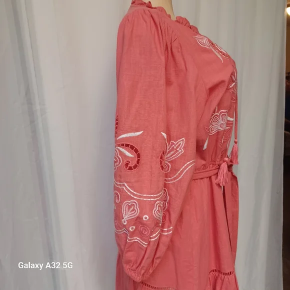 SEE AND BE SEEN SIZE M Embroidered Pink Dress - Picture 9 of 16